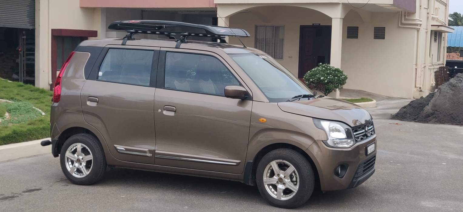 glc401blacklcwagonr1- srcset=