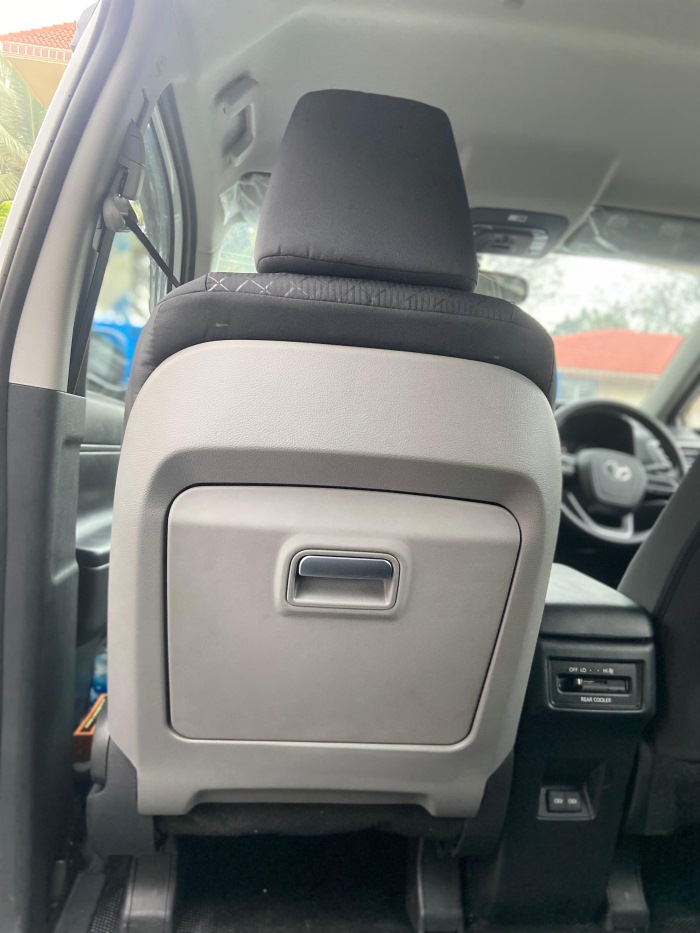 hycrossseattrayimg01