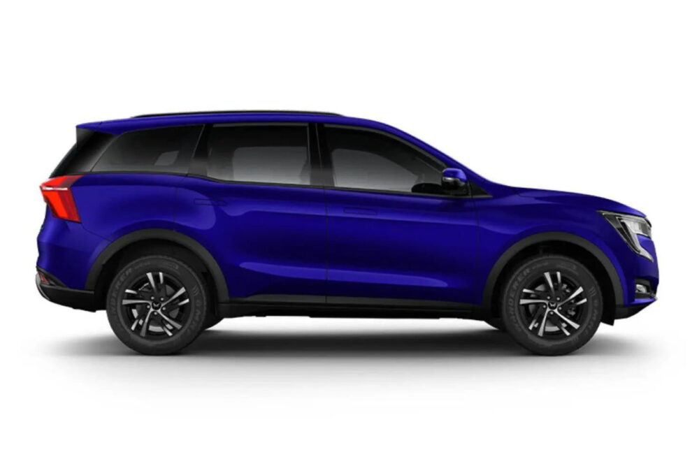 XUV700